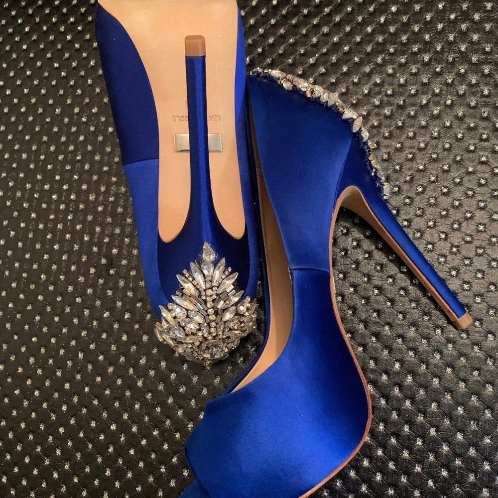 NWOB BADGLEY MISCHKA Kiara Embellished Peep-Toe Evening Pumps - Size 7.5 - Picture 10 of 16